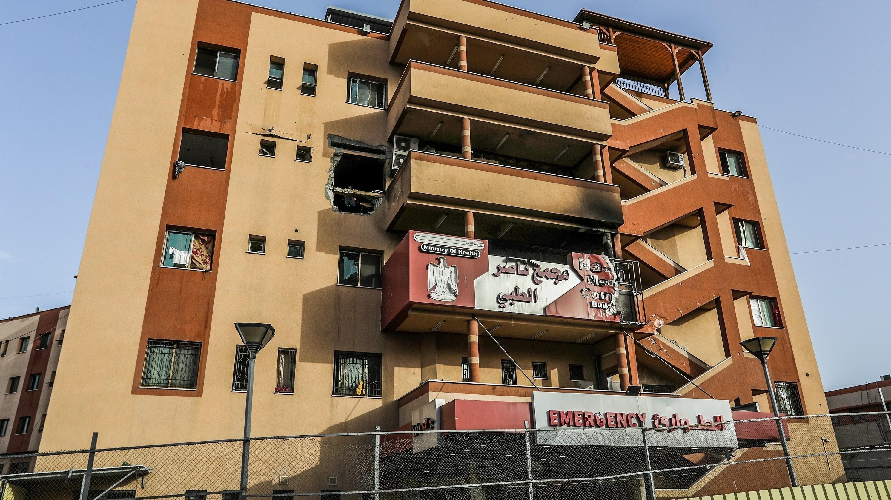 ?  Live: Palestinian prisoners arrive at Nasser hospital