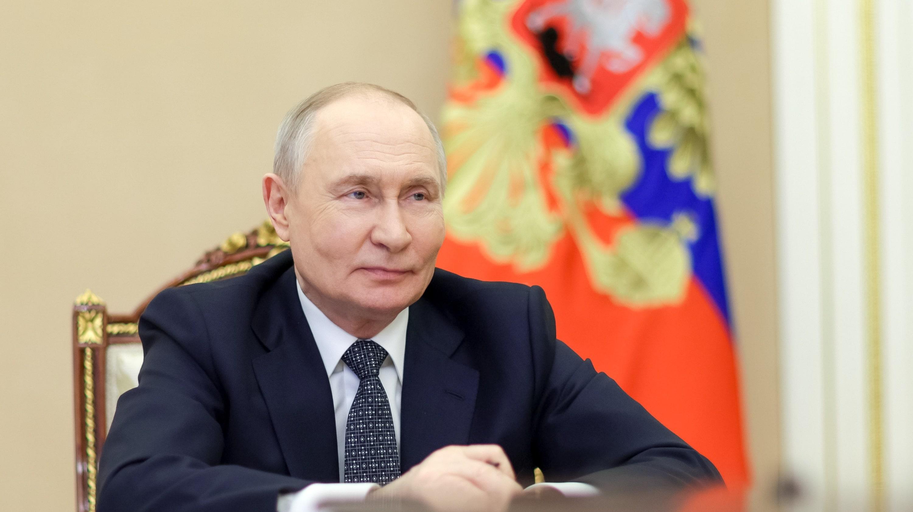 ?  Live: ЗАПИСЬ: Путин участвует в церемонии открытия Азербайджанского государственного драмтеатра в Дербенте