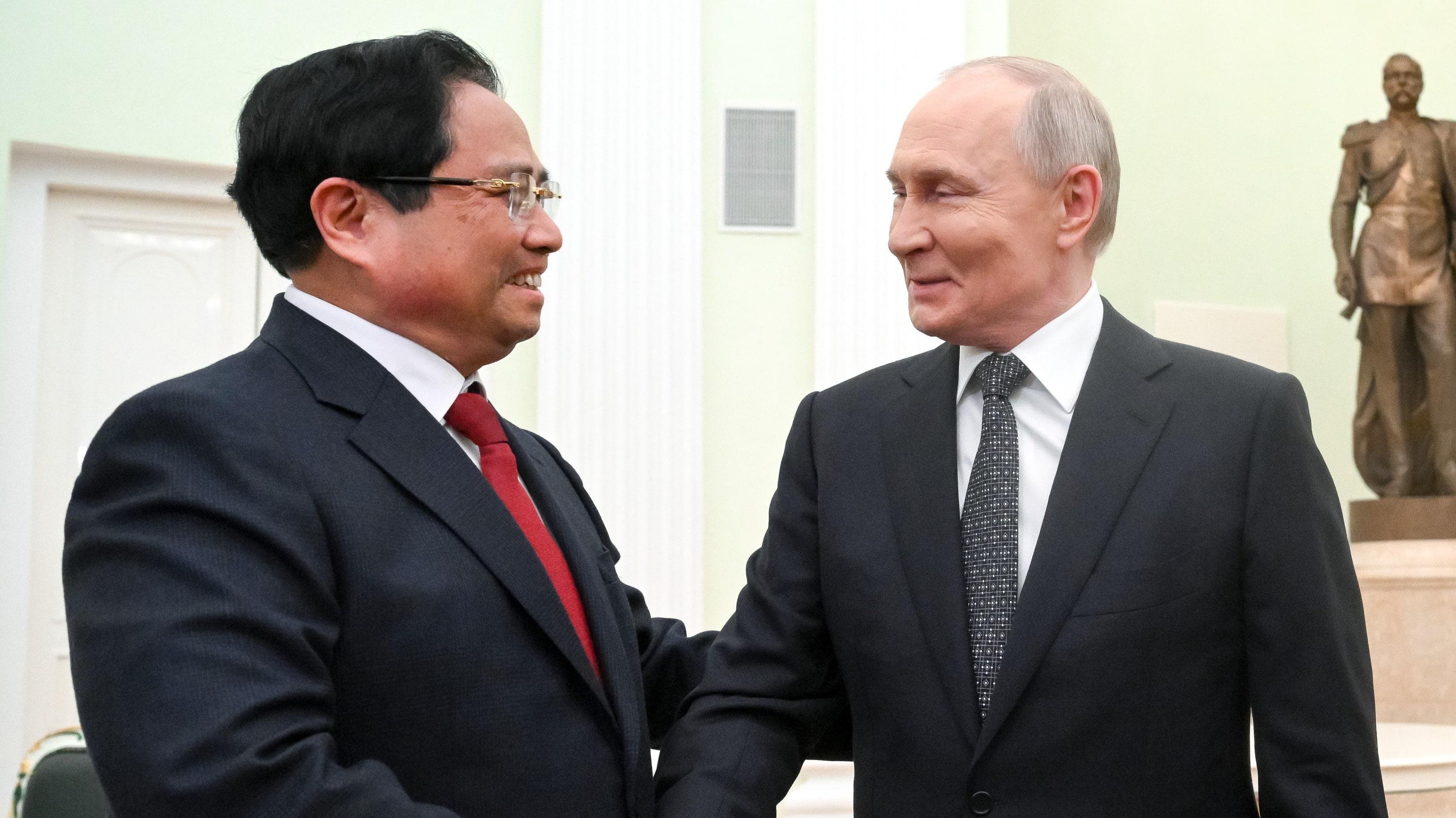 ?  Live: REFEED: Putin holds talks with Vietnamese prime minister