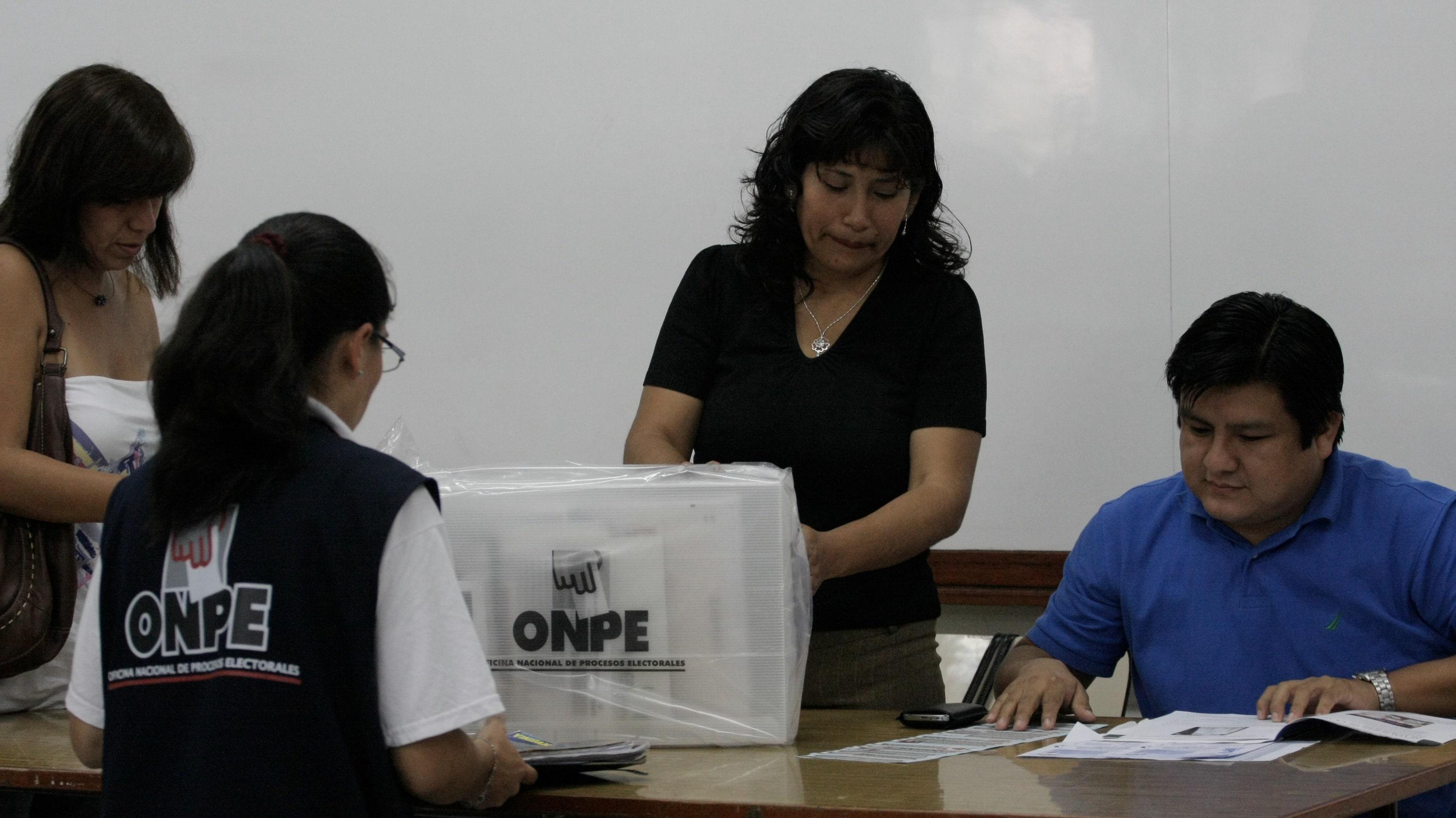 ?  Live: Counting begins, preliminary results emerge in Peru’s general election