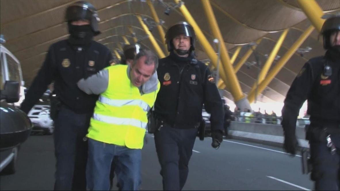 Spain: Iberia strikes met by force