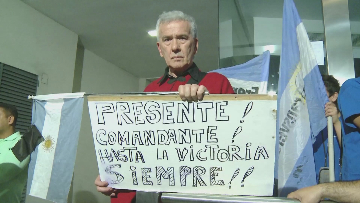 Argentina: Mourners gather outside Venezuelan Embassy to honour Chavez