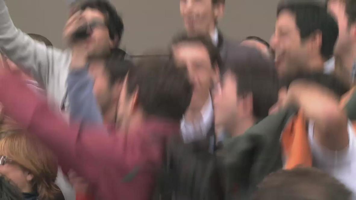 Argentina: Argentinians throw a mass street party to greet local Pope