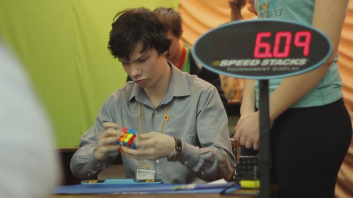 Russia: Nimble fingers set new Russian Rubik's cube record