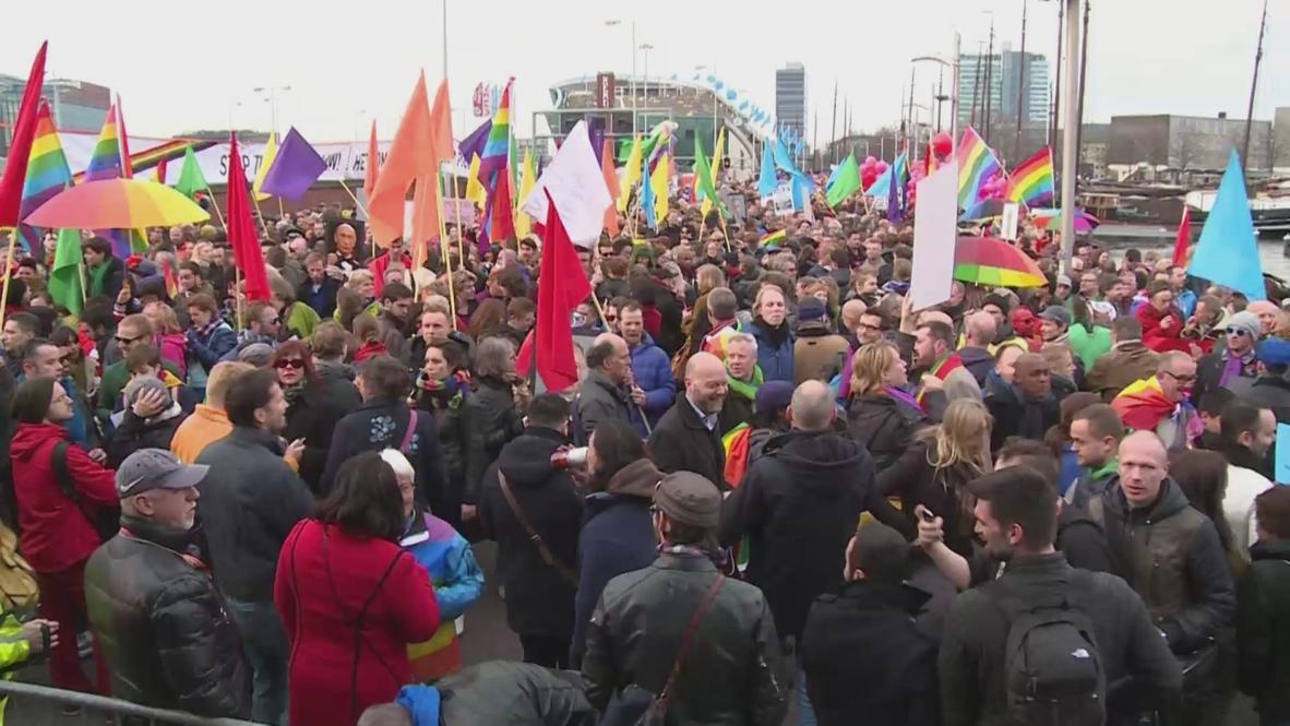 Netherlands: Protesters dance for homosexual rights