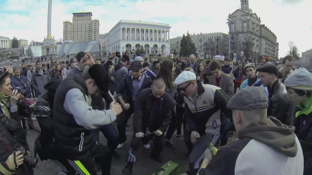 Ukraine: 90's flashback as 'Gopniks' dance through Kiev