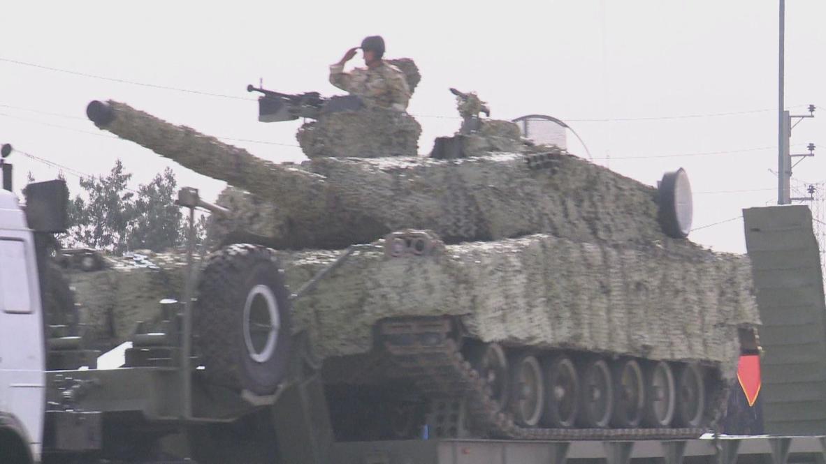 Iran: Iran displays its developing arsenal