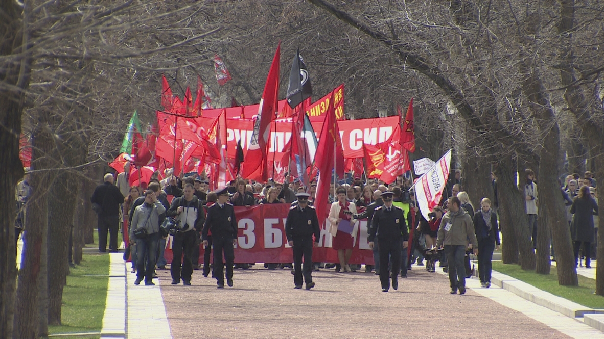 Russia: 1,500 Left-wing protesters March through Moscow