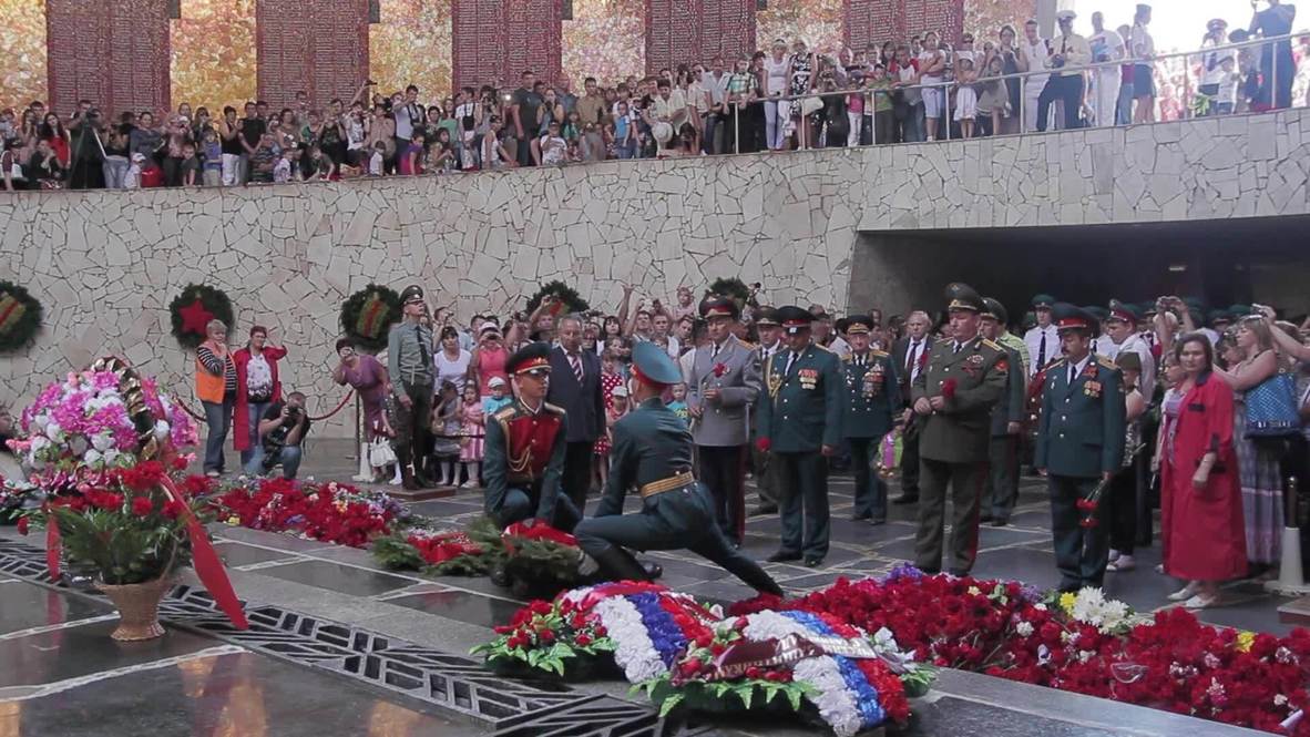 Russia: Thousands commemarate Stalingrad Battle