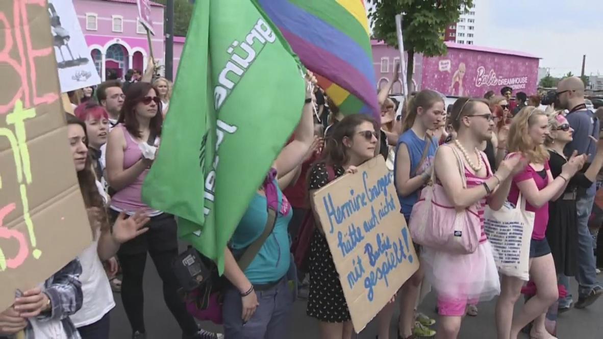 Germany: Feminists blame Barbie for babe culture