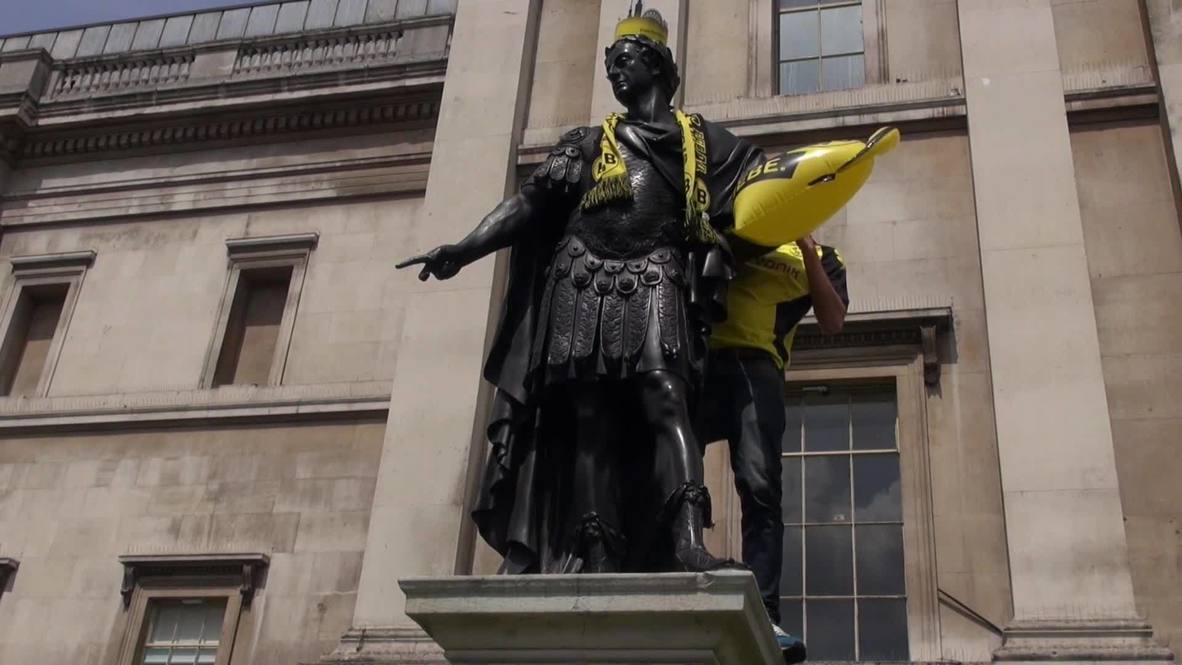 UK: Football fans gather in anticipation of all-German Champions League final
