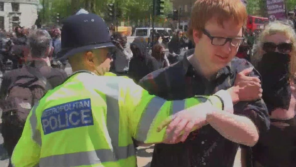 UK: EDL leader goads counter protesters as London turmoil continues