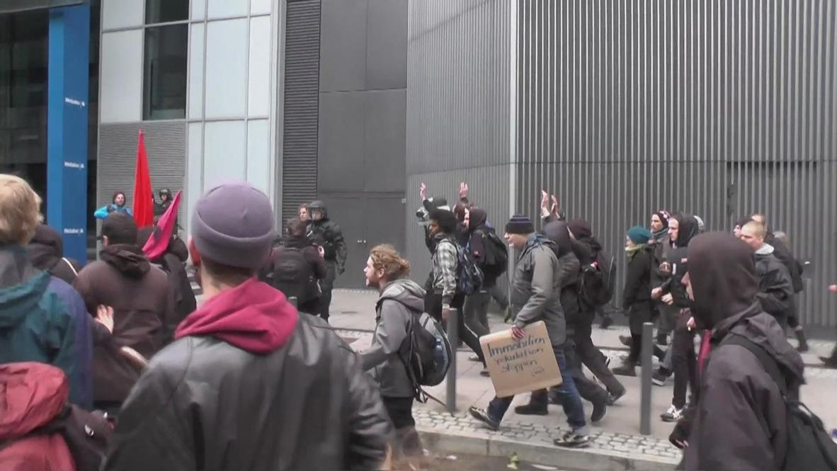 Germany: Blockupiers clash with police over gentrification