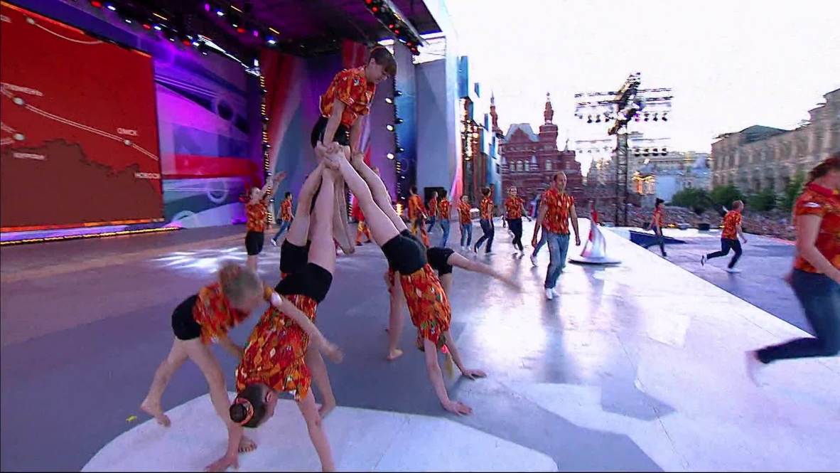 Russia: The Red Square shines with the 2014 Sochi Olympic cup