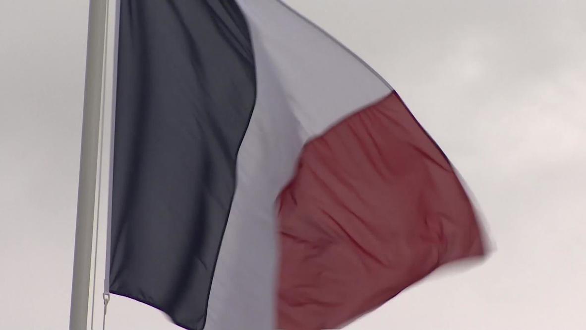 France: Hollande makes a flying visit to Paris Air Show