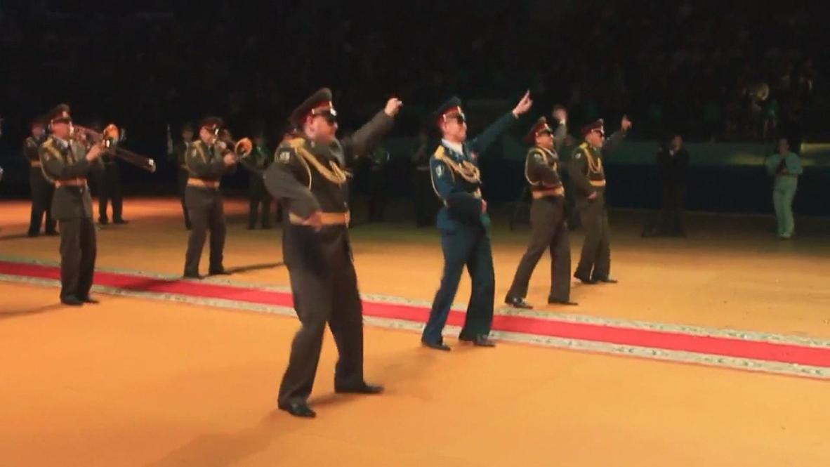 Russia: Interior Ministry dances 'Gangnam Style' for graduates