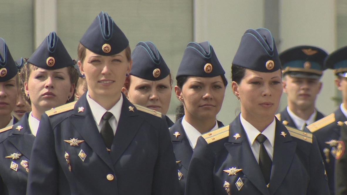 Russia: Female paratroop officers graduate with the boys
