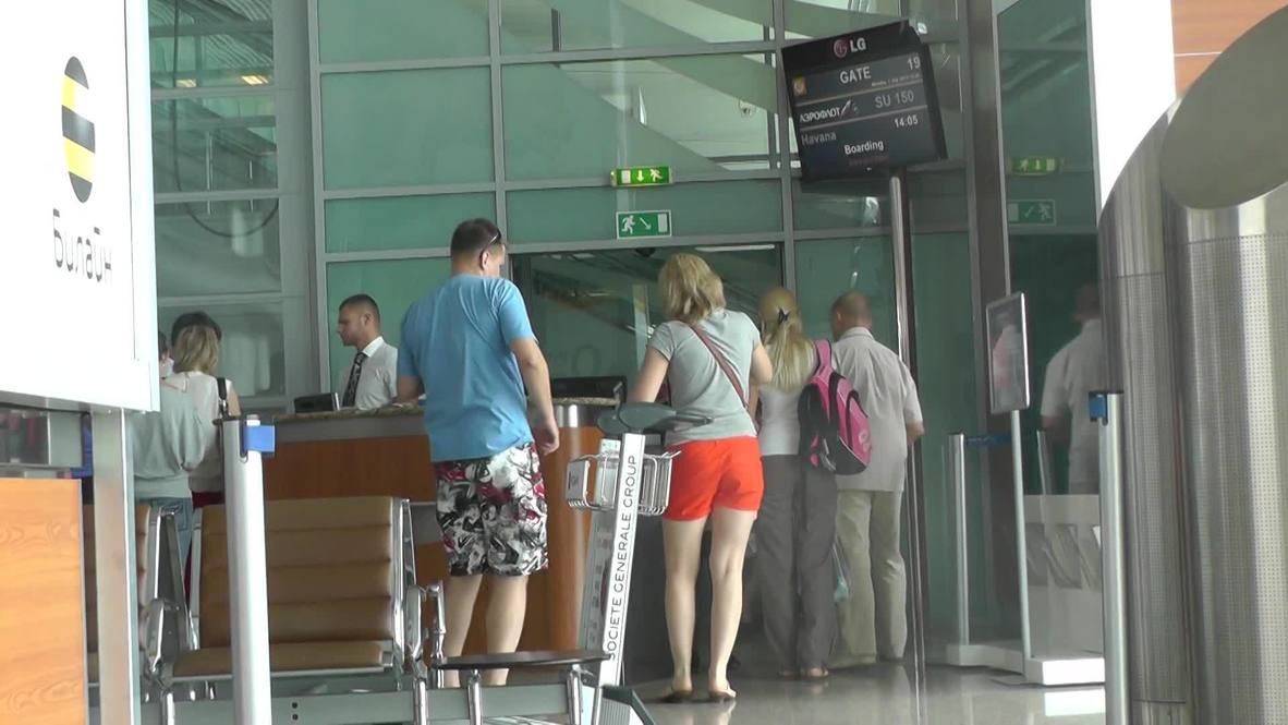 Russia: Snowden in no man's land as Putin hints at Russian exile