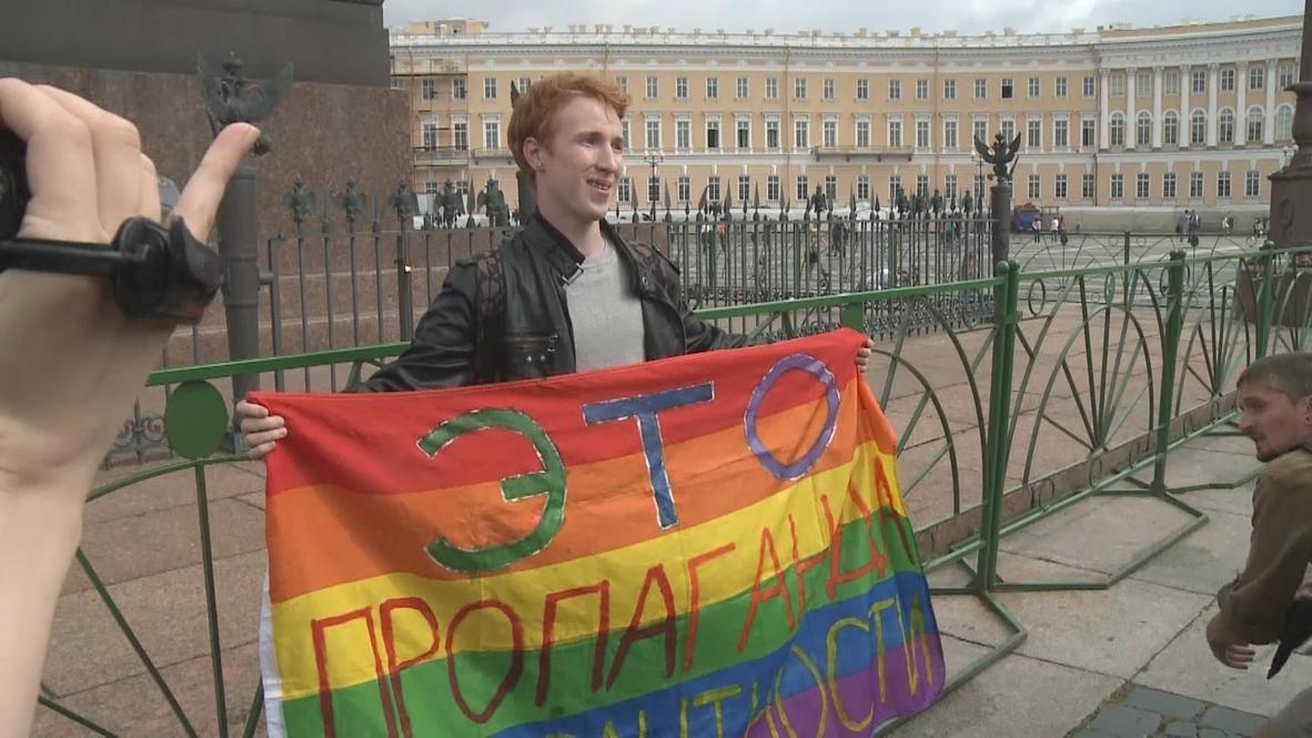 Russia: Gay activist is attacked by paratroopers on national holiday