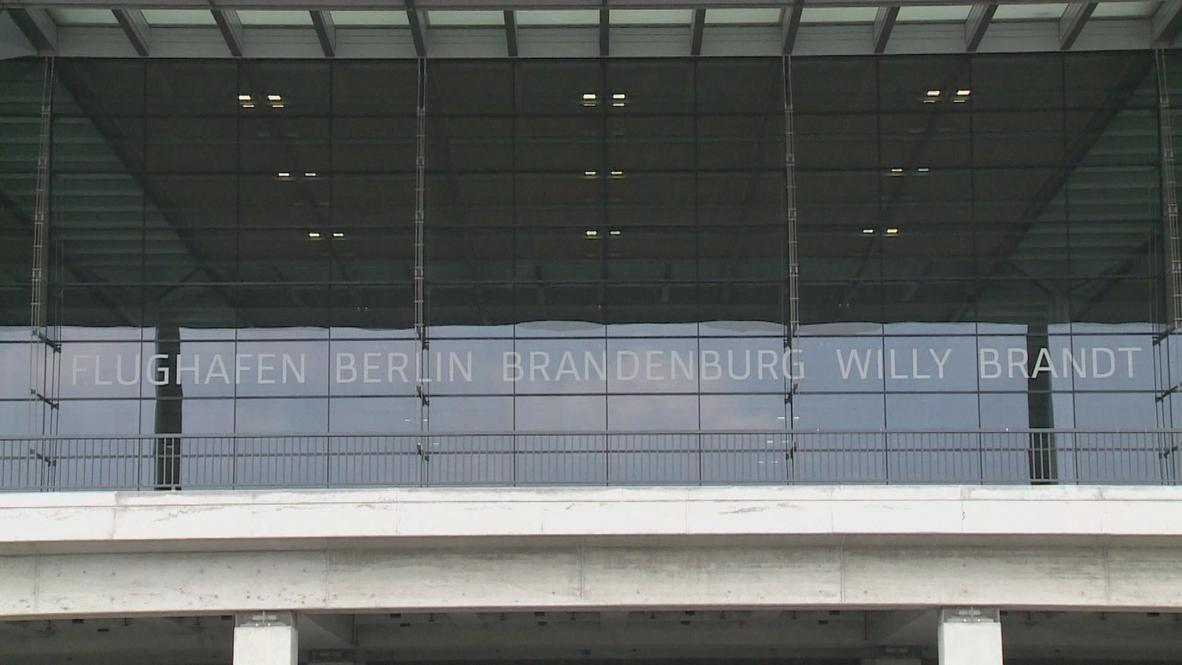 Germany: Bikes, not planes whizz around Berlin's ghostly new airport