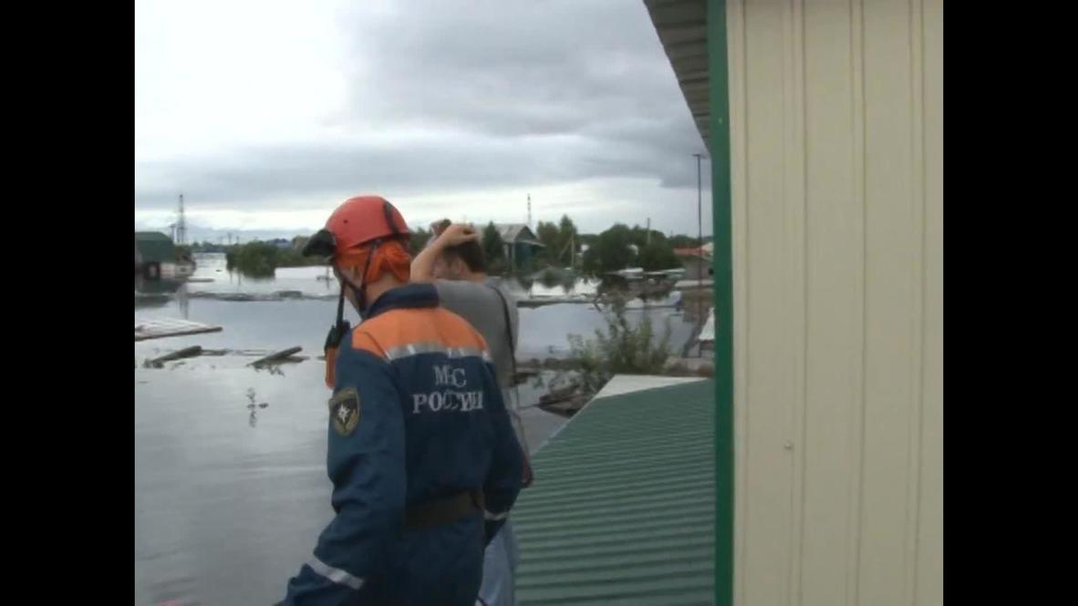 Russia: Military moves in to help Amur flood victims