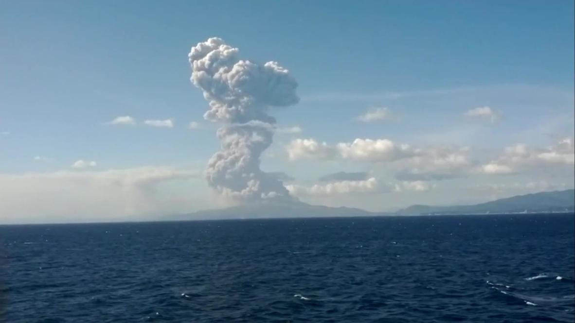 Japan: Sakurajima volcano smoke plume coats Kagoshima