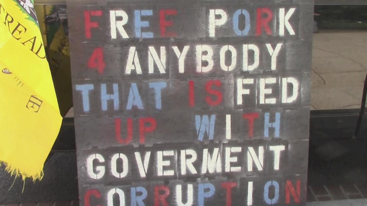 USA: Taking the pigs - bikers bring pork to rile Muslims