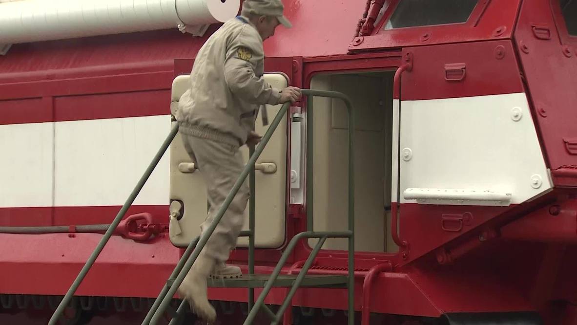 Russia: Remote control firefighting vehicle on display at RAE 2013