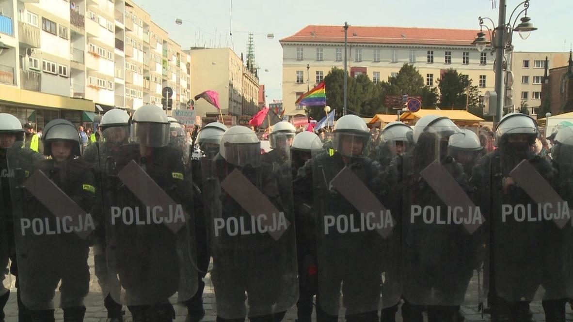 Poland: Right-wing 'pro egg' demo menaces pride march