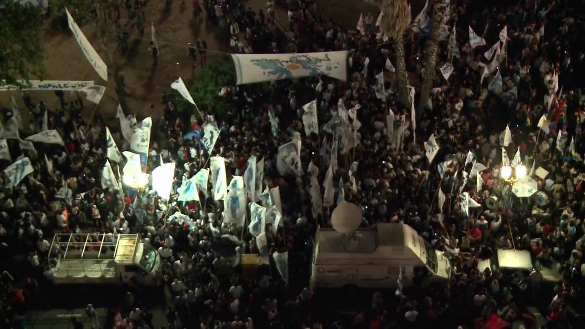 Argentina: Thousands show support for Kirchner on loyalty day