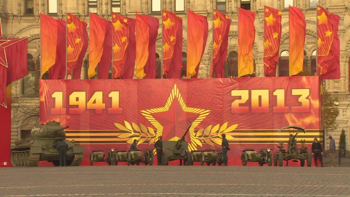 Russia: Hundreds practice for a 194 historical re-enactment