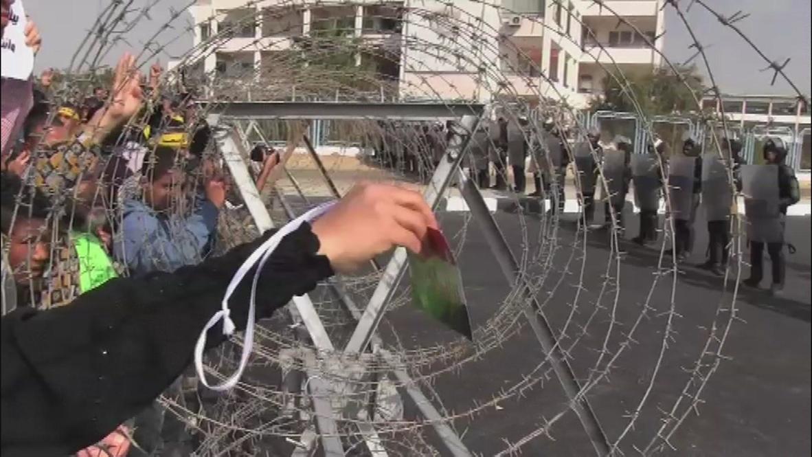 Egypt: Morsi supporters erupt as trial is adjourned