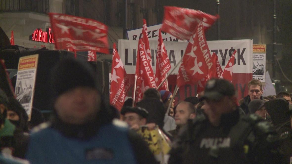 Poland: Left wing protesters 'take back' Warsaw streets