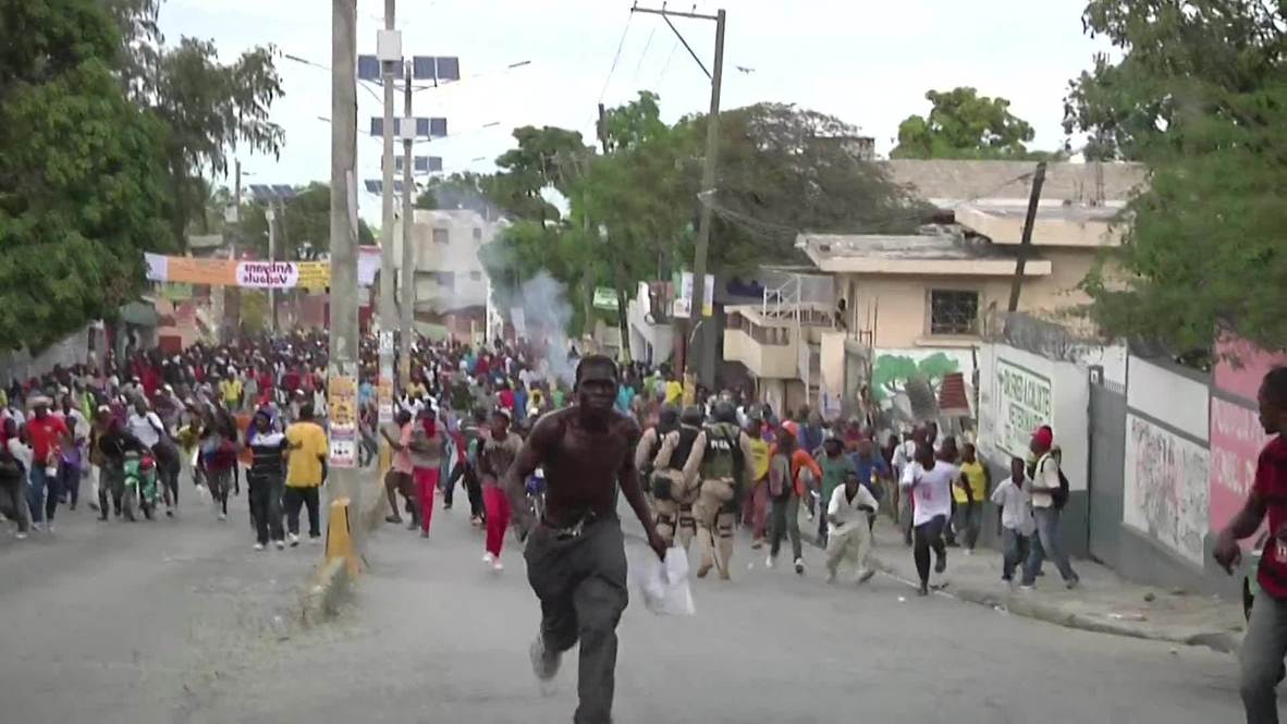 Haiti: One dead as anti-Martelly protest turns violent