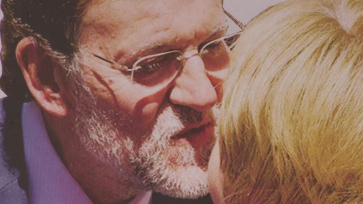 Spain: Tender moment between Merkel and Rajoy tours Spain