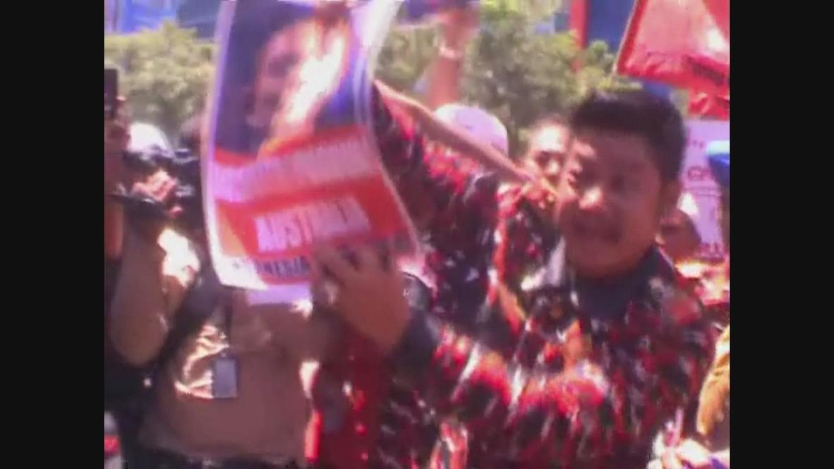 Indonesia: Rage at Australian embassy over spying allegations
