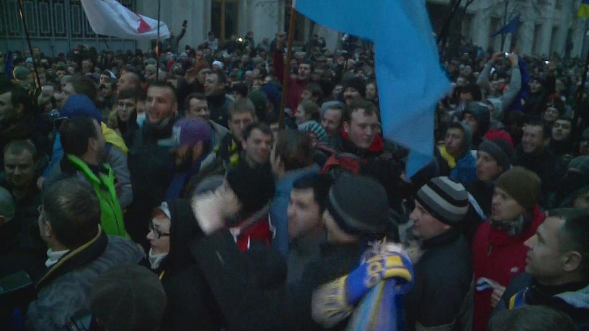 Ukraine: Thouands rally in Kiev for third day of pro-EU protests