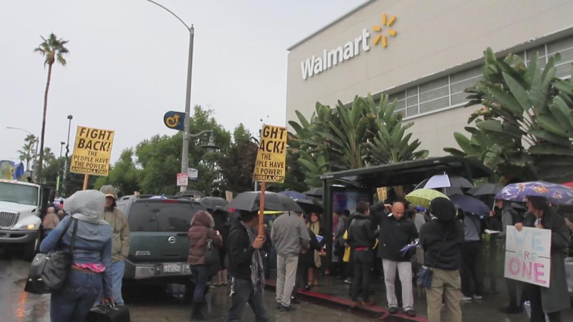 USA: Walmart workers' protest adds to Black Friday mayhem