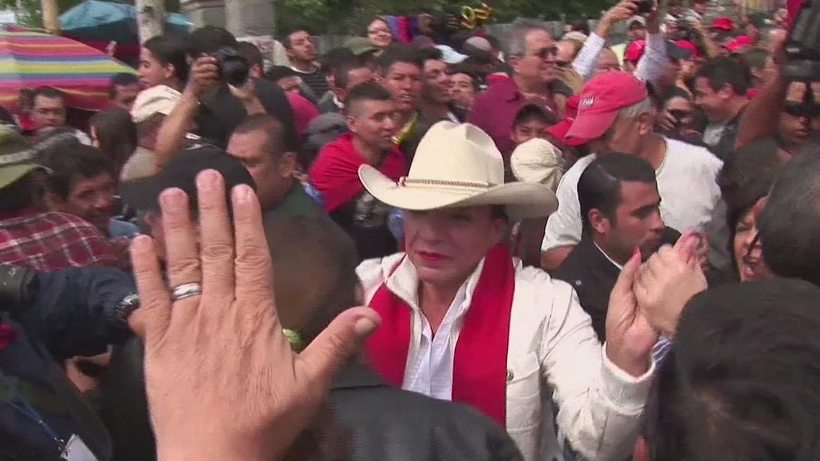 Honduras: Castro calls followers onto the street to force recount