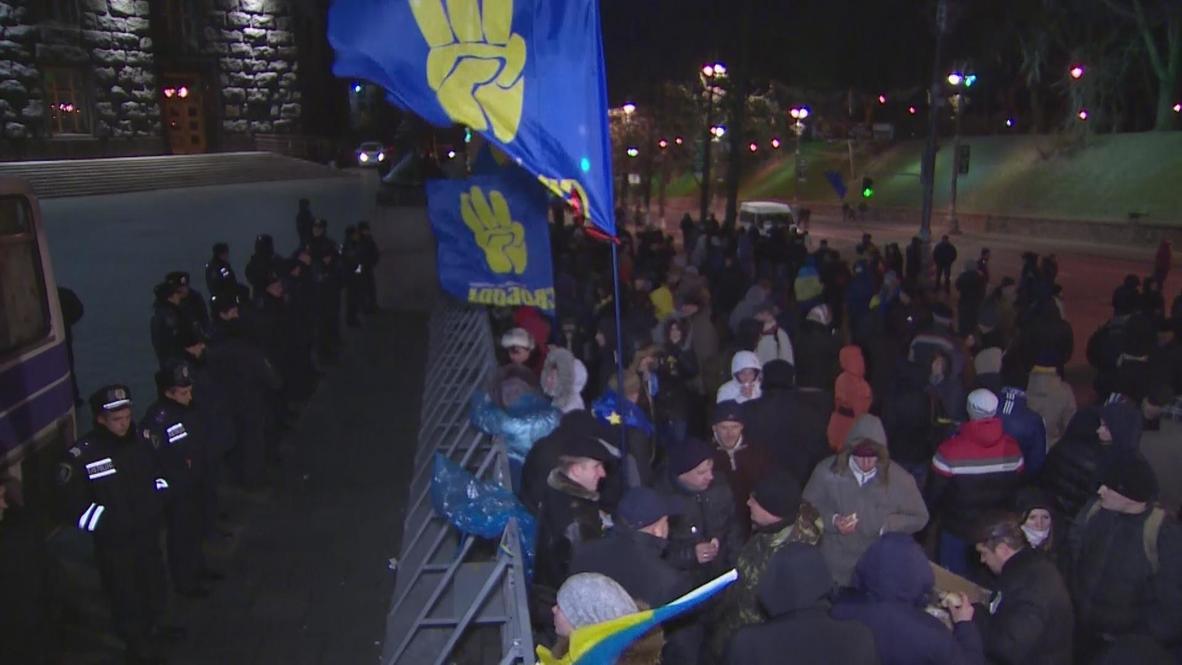Ukraine: Cabinet of Minster's building blockaded by protesters
