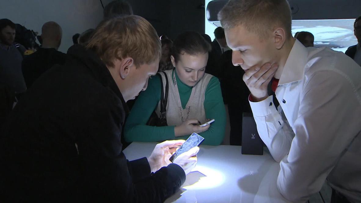Russia: Meet the new dual-screen Yotaphone