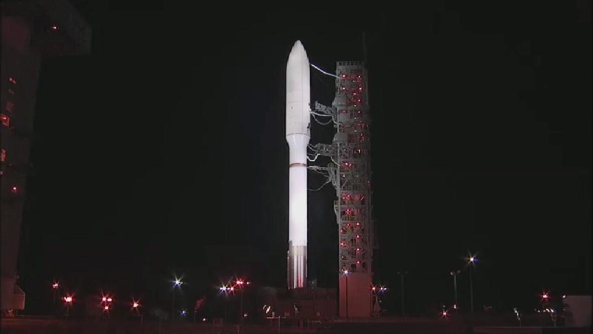 USA: Atlas V rocket lifts off from Vandenberg