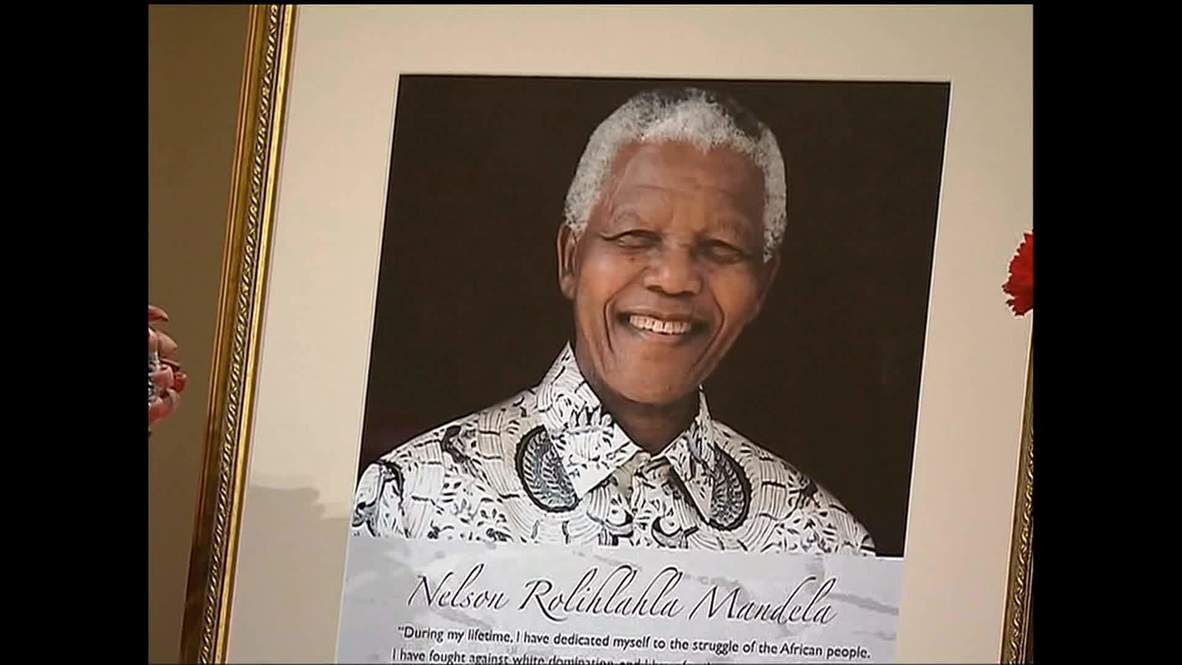 Russia: Putin hails Mandela at South African embassy