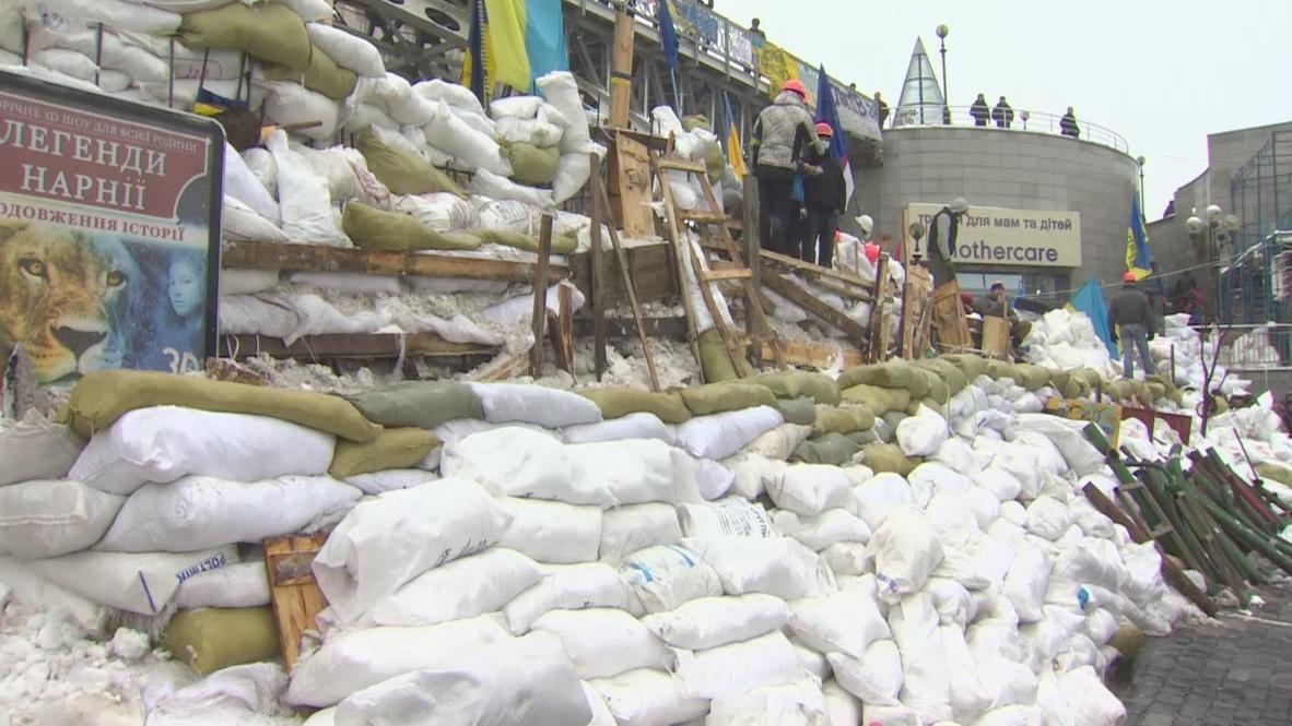 Ukraine: Barricades re-built: harder, stronger, taller