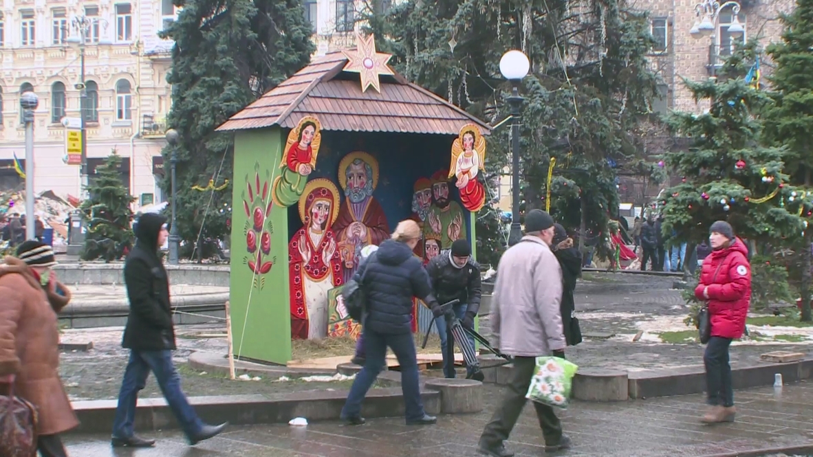 Ukraine: Nativity scene comes to Maidan as protesters get festive