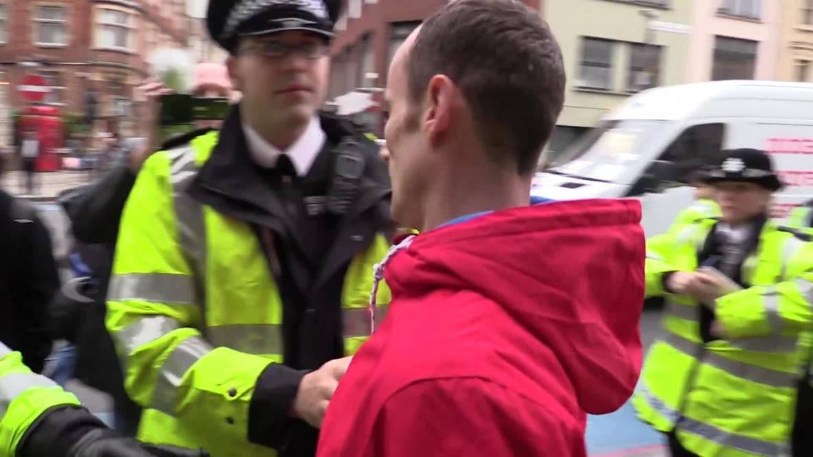 United Kingdom: Muslims stage anti-alcohol protest in Brick Lane