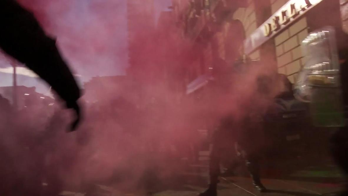 Italy: Smoke and paint bombs hit Turin's finest