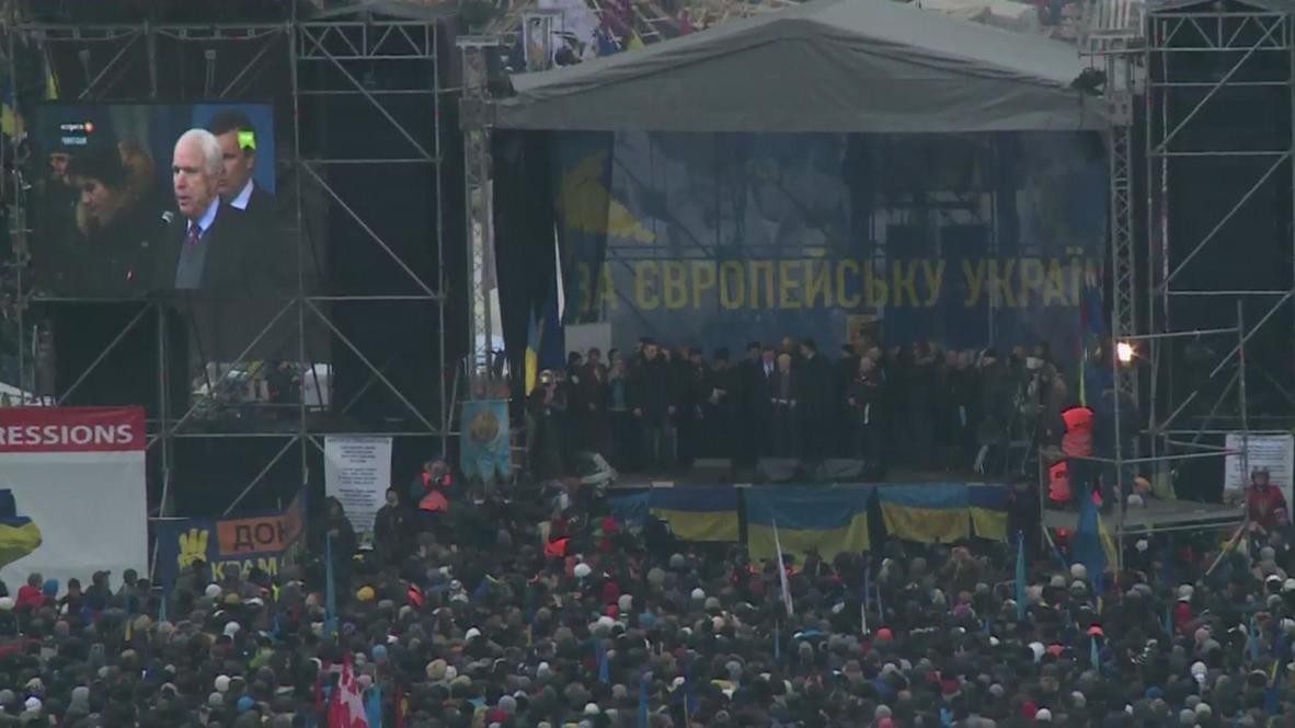 Ukraine: McCain rouses the Maidan crowds, pledging support
