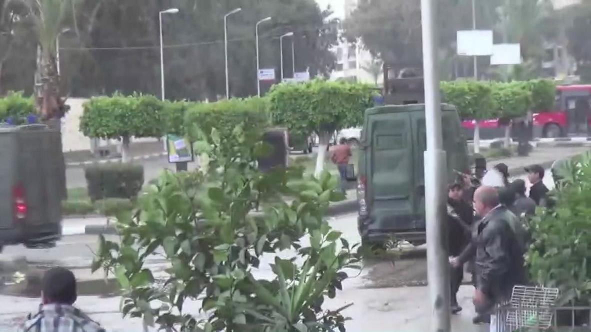 Egypt: Riot police storm university gates following student clashes