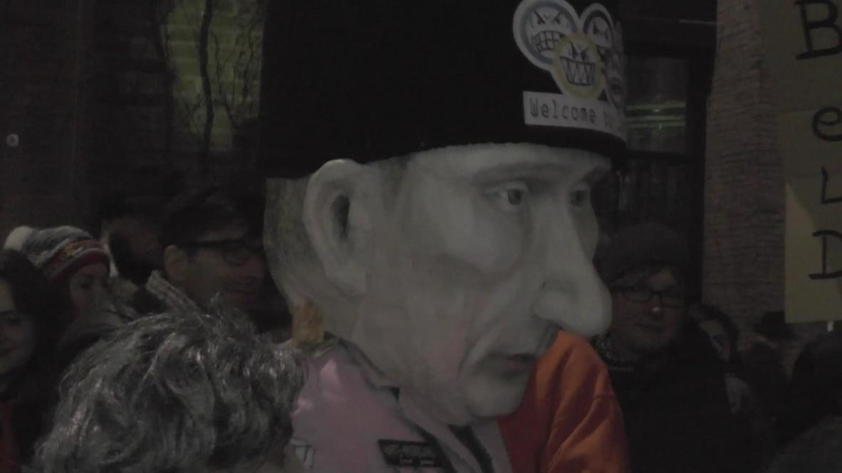 Germany: 'Putin' joins gay rights activists in anti-Gergiev protest